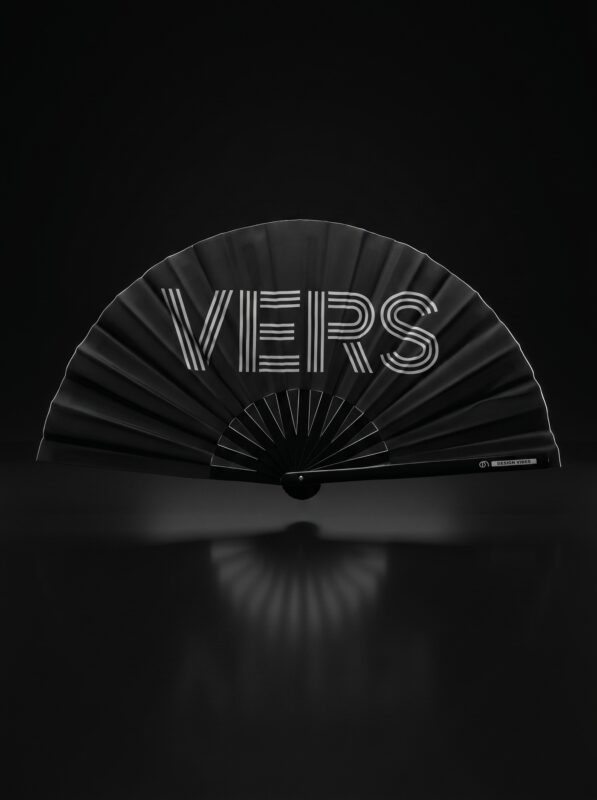 Festival Fan "VERS" i sort - statement til Rave & CSD