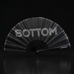 Festival Fan “BOTTOM” i sort – CSD & Rave accessoire – Visning 1