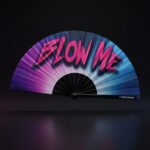 BLOW ME” festival fan i lilla-blå – Rave & CSD accessoire – Visning 1