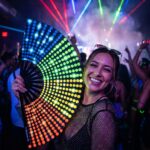 Festival Fan sort med regnbue prikker – Rave & CSD – Visning 2