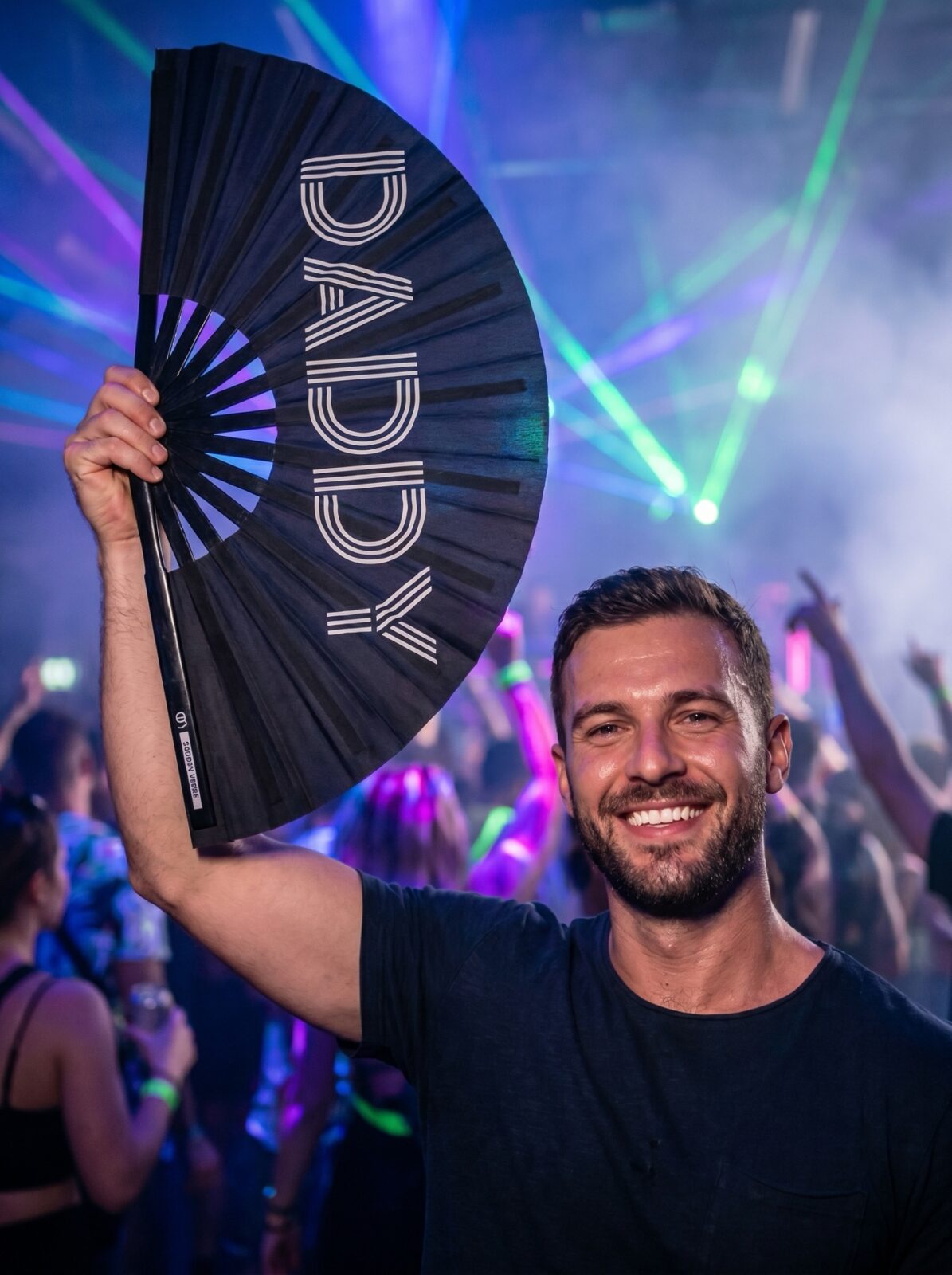 Festival Fan “DADDY” i sort – Rave & Pride accessoire – Visning 2