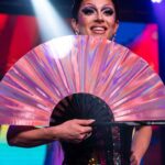 Festival Fans, holografisk lyserød, iriserende Pride-accessoire, Visning 5