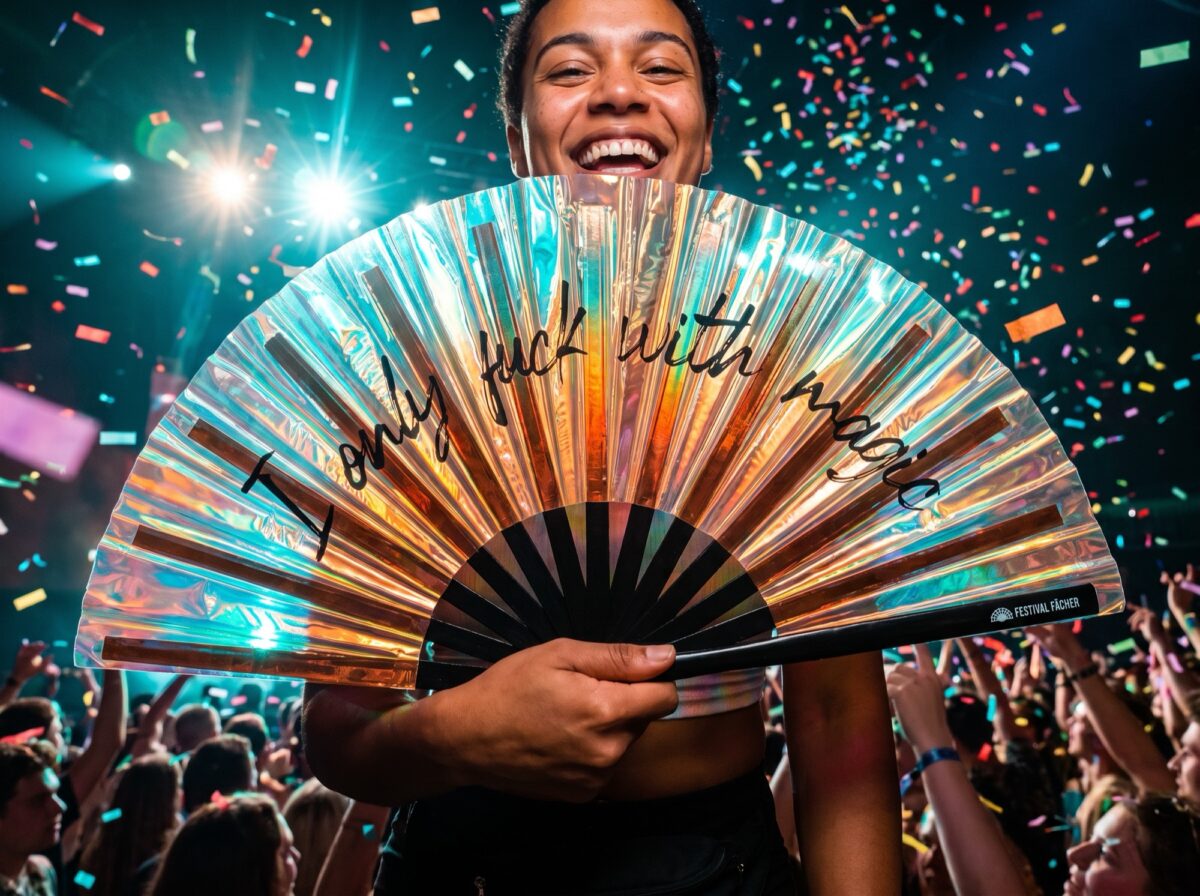 Festival Fan »I only fuck with magic« i holografisk kobber til Rave og festivaler, Visning 4
