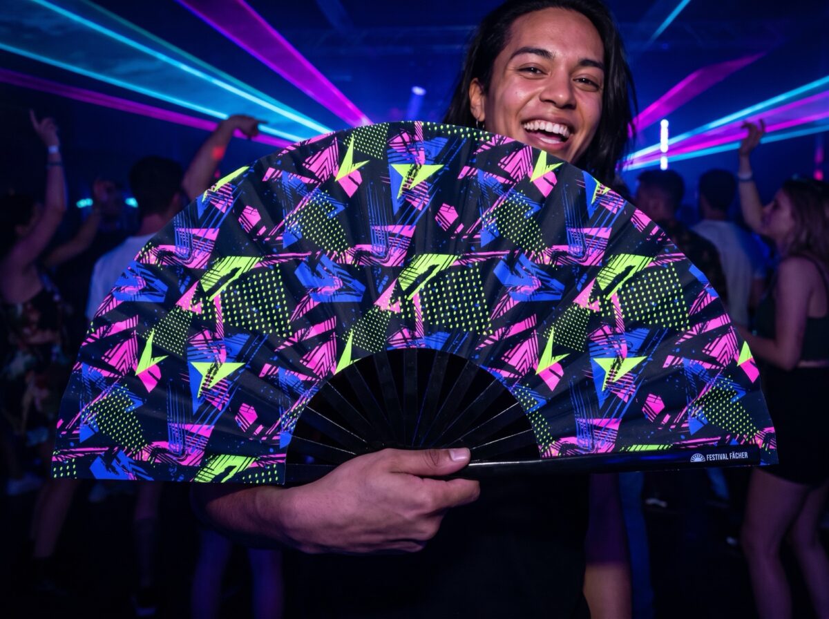 Festival Fan i neonfarver med geometriske mønstre i sort til Techno og Rave, Visning 2