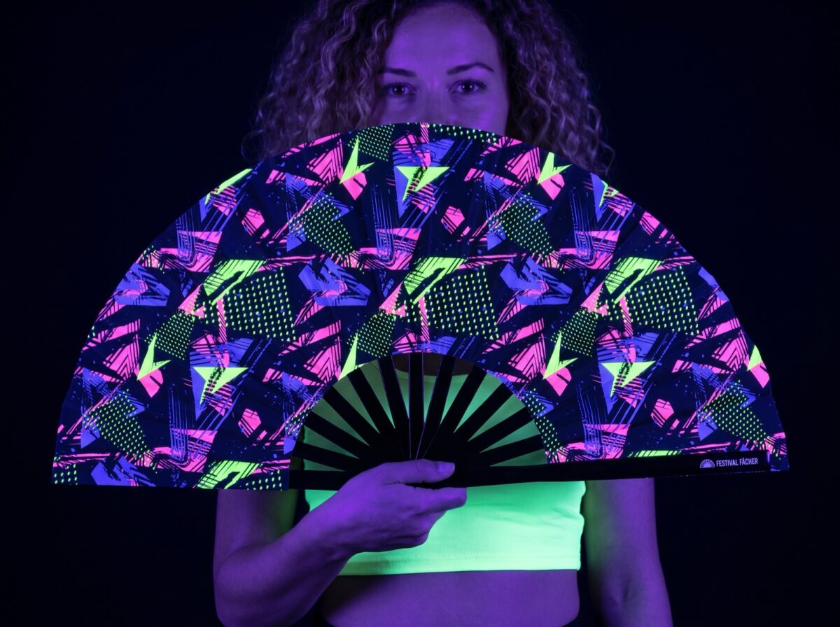 Festival Fan i neonfarver med geometriske mønstre i sort til Techno og Rave Rave (UV)