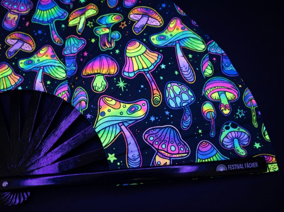 Festival Fan med neonfarvede svampe, farverige på sort baggrund til psytrance og Goa, Visning 5
