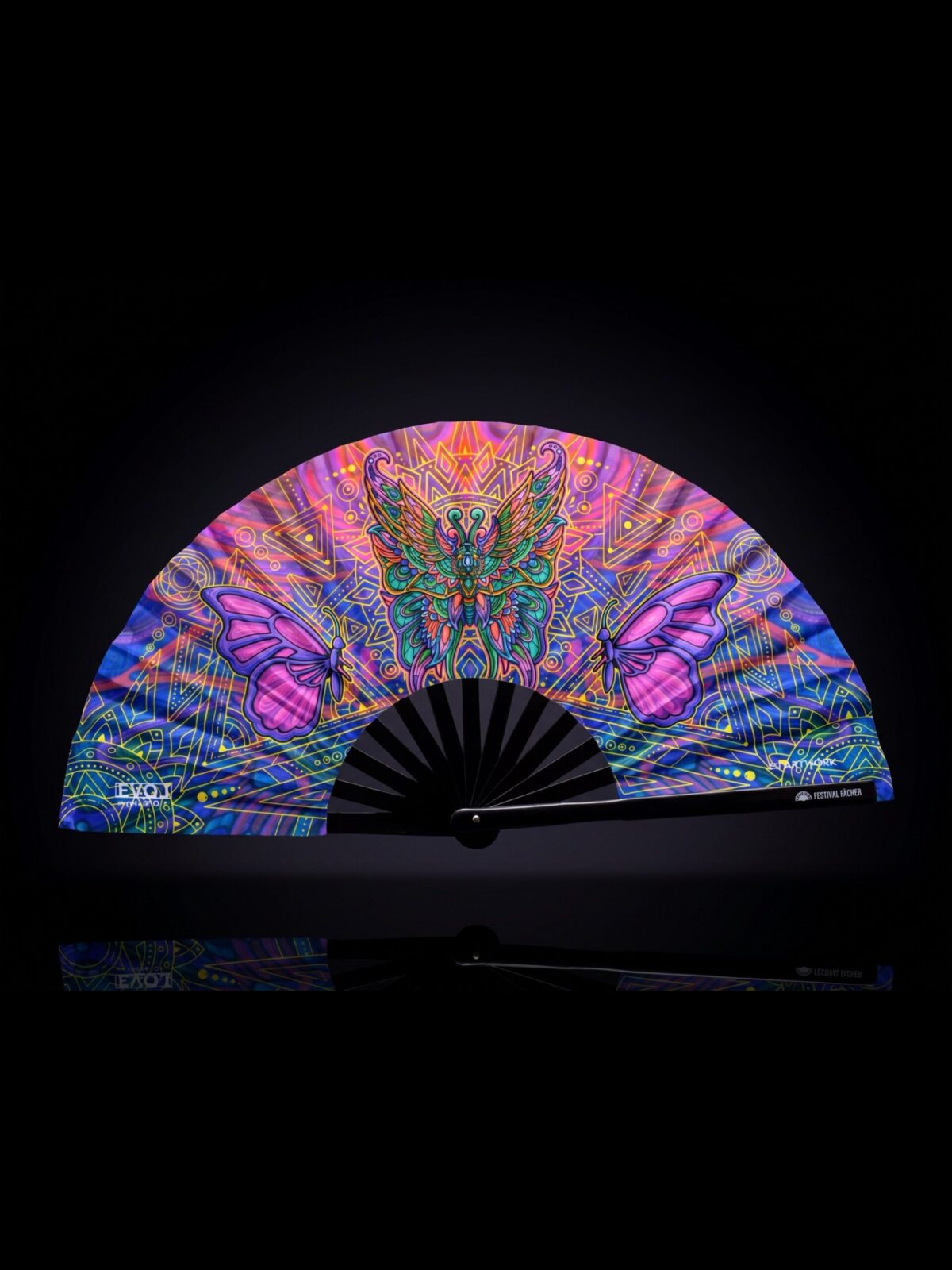 Festival Fan med sommerfugl-mandala i lilla til psytrance og festivaler