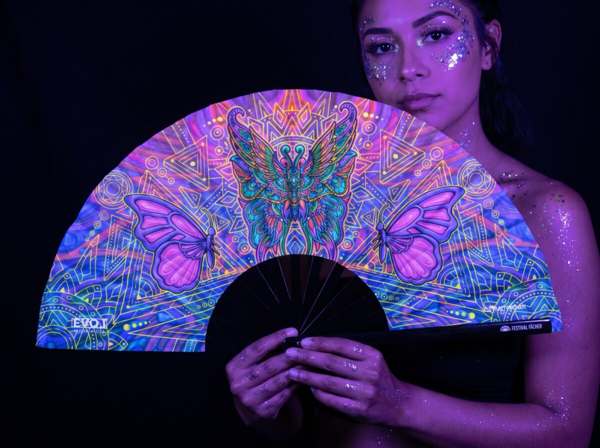 Festival Fan med sommerfugl-mandala i lilla til psytrance og festivaler Rave (UV)